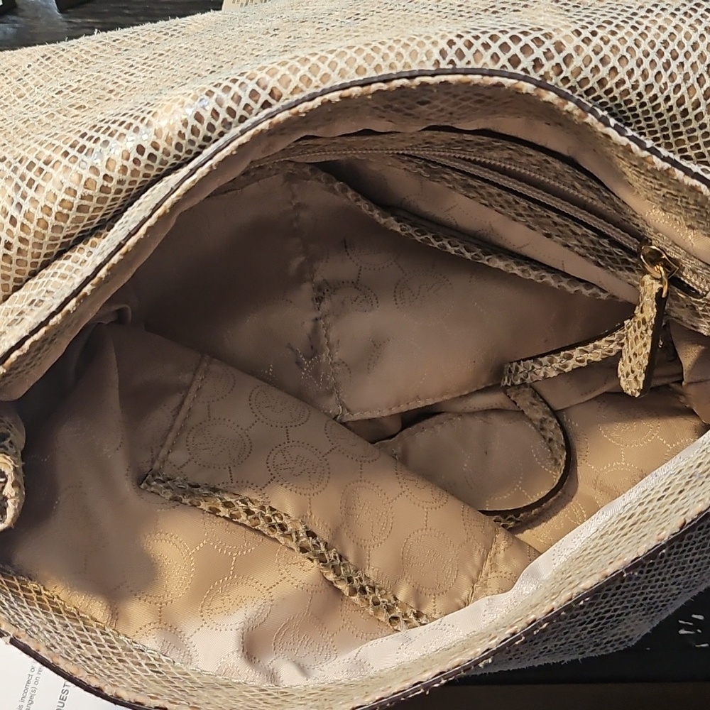 Purse - Picture 8 of 12
